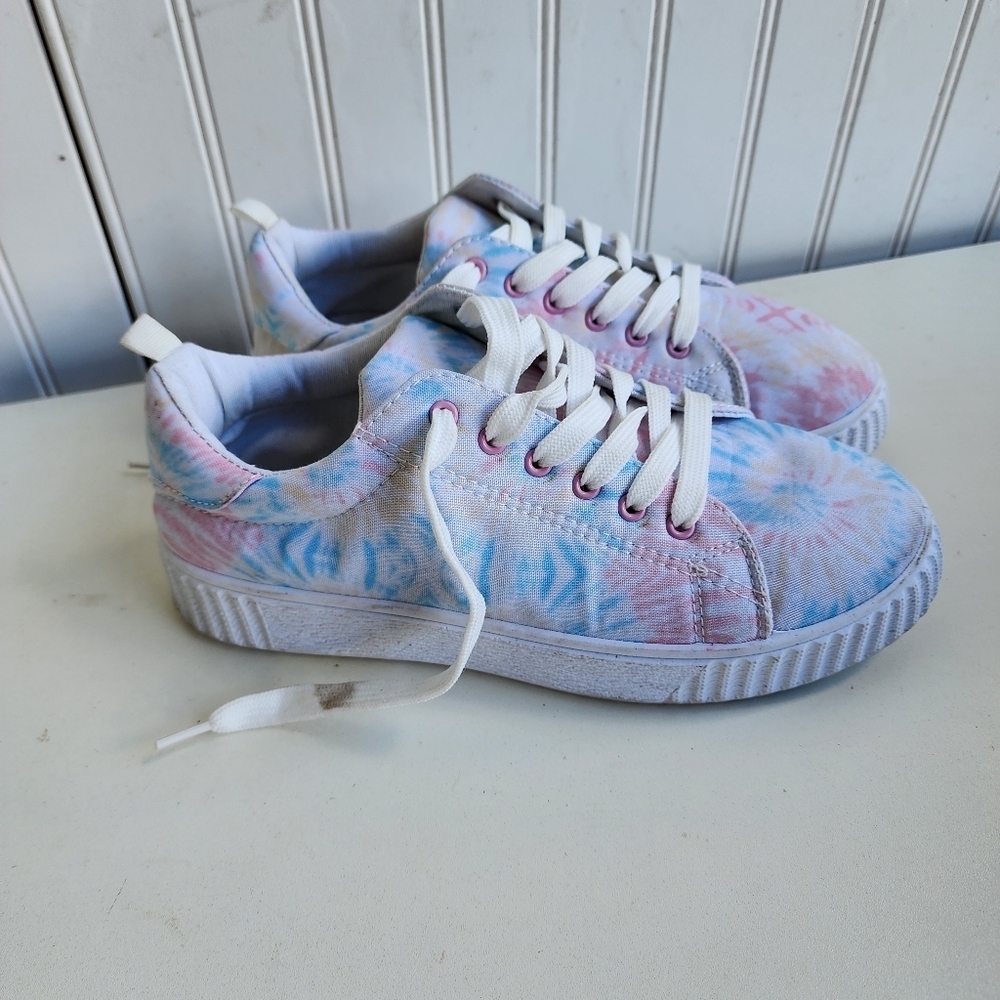 Sole Mates Womens White Blue Pink Tie Dye Inked Shoes Lace Sneakers Sz 9